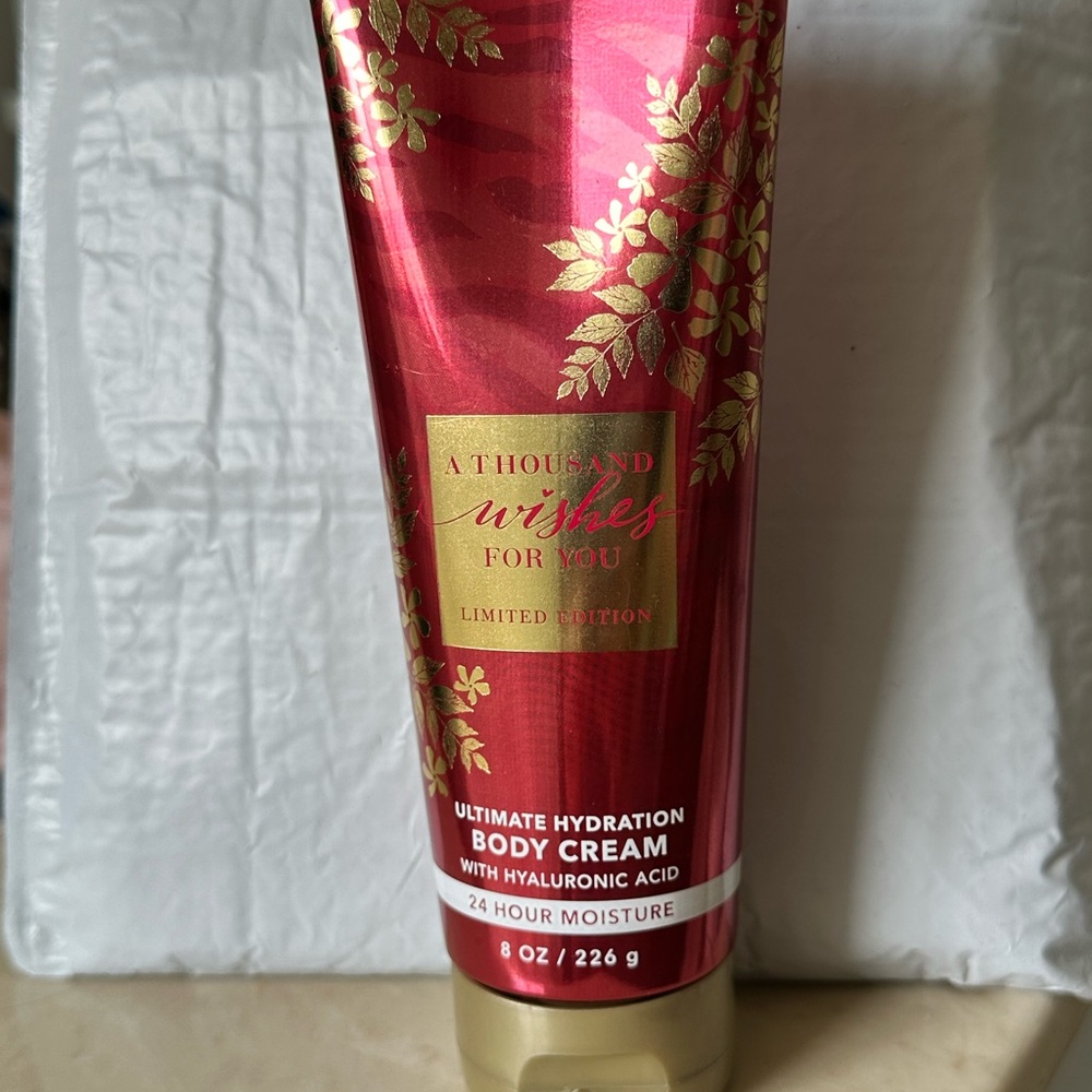 Bath & Body Works Ultimate Hydration Body Cream - A Thousand Wishes For You